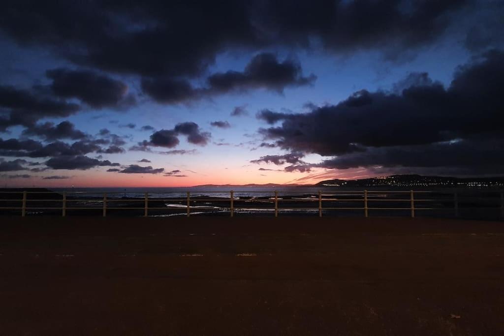 Welcome To The Beach House! Rhôs-on-Sea エクステリア 写真
