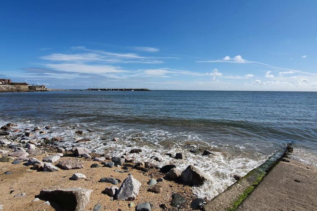 Welcome To The Beach House! Rhôs-on-Sea エクステリア 写真